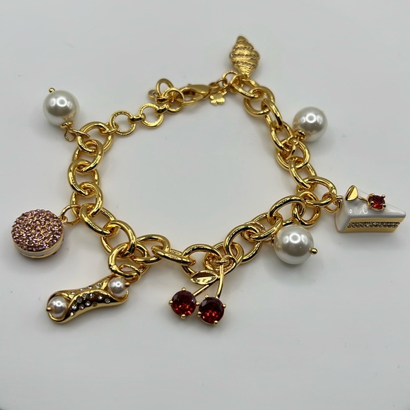 97. Kate Spade‎ Gold and Pearl Charm Bracelet - Picture 2 of 4